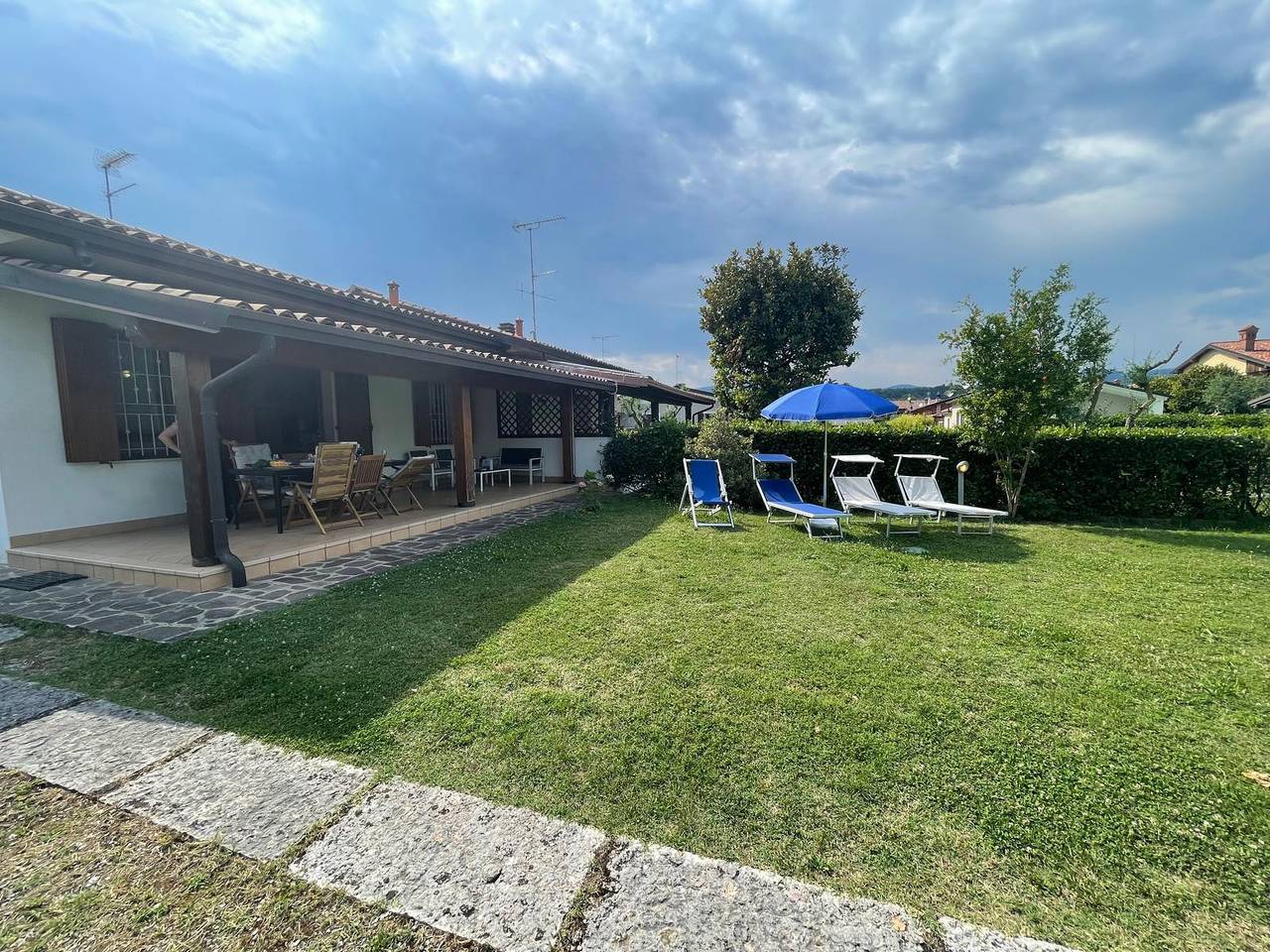 Villa Dolce Riva Lake Escape in Spiaggia Romantica (Manerba del Garda), Manerba del Garda