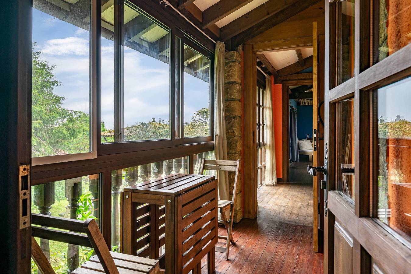 Ganzes Studio, Einzimmerapartment 'Suite Galería' mit privater Terrasse, privatem Garten und Wi-Fi in Argüeru, Villaviciosa