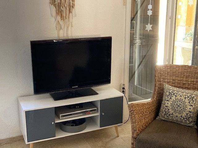 Appartement de vacances entier, Maison 4 pièces climatisée - 6 personnes - Résidence avec piscine, terrain de tennis et terrain de pétanque. in Le Lavandou, Région de Toulon