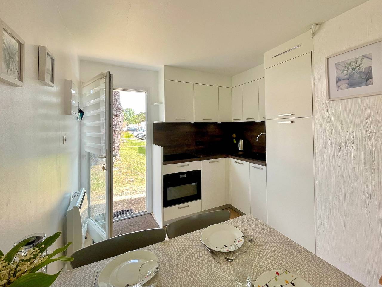 House with heated pool, tennis, Wi-Fi 600m from the sea in Bretignolles-sur-Mer, Loire Valley