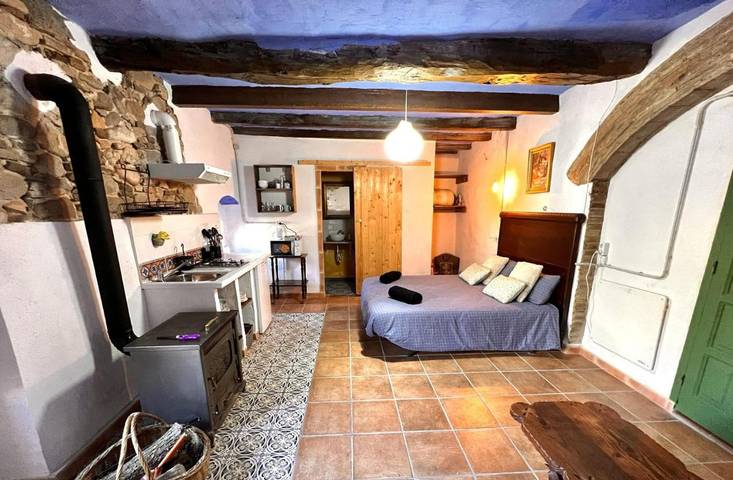 Gîte pour 2 personnes, avec Balcon et Terrasse ainsi que Jardin et Vue à Anglès