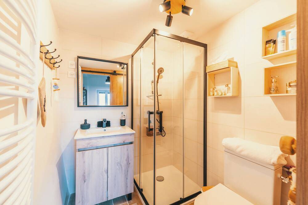 Charming house 50 m2 on cellar renovated with air conditioning 10 minutes from Cluny + green space in La Vineuse sur Fregande, Mâcon und Umgebung