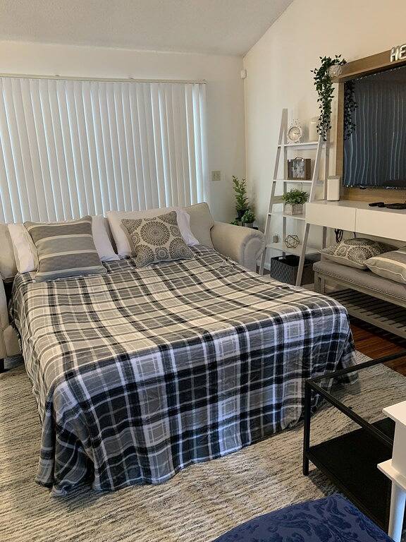 Cozy & Comfy 3 bedroom residential home in Jacksonville, Duval County