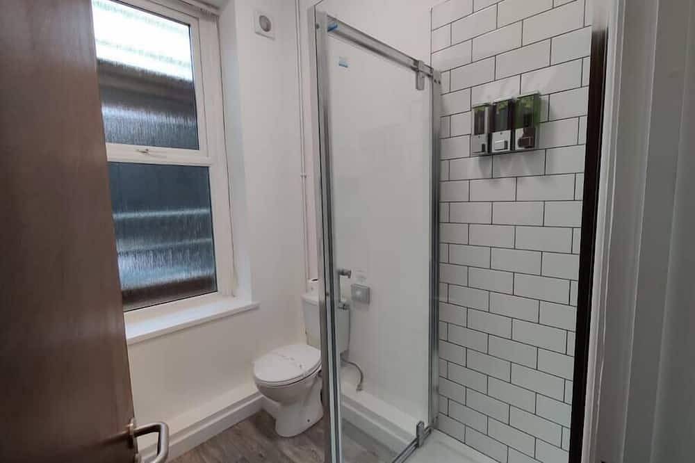 Appartamento intero, Contractor Base • Kitchen • Parking Included in Swansea, Swansea e dintorni