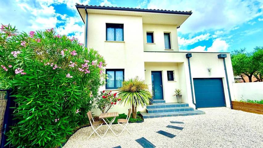 Location de vacances pour 7 personnes, avec vue ainsi que jardin et piscine à Saint-Drézéry - 2