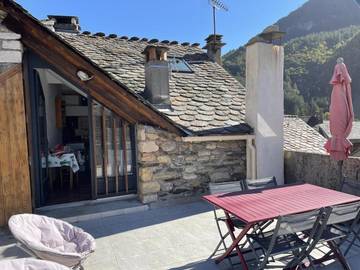 Gîte pour 4 personnes, avec terrasse à Ispagnac
