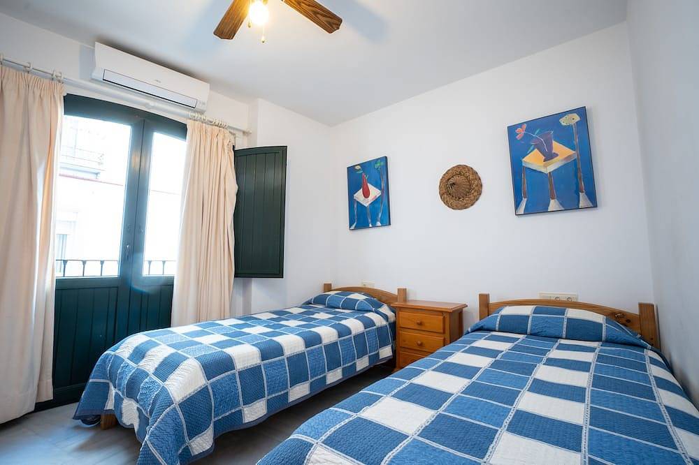 Entire apartment, Apartamento Balcón Europa 4 Menyber in Nerja Centre, Nerja