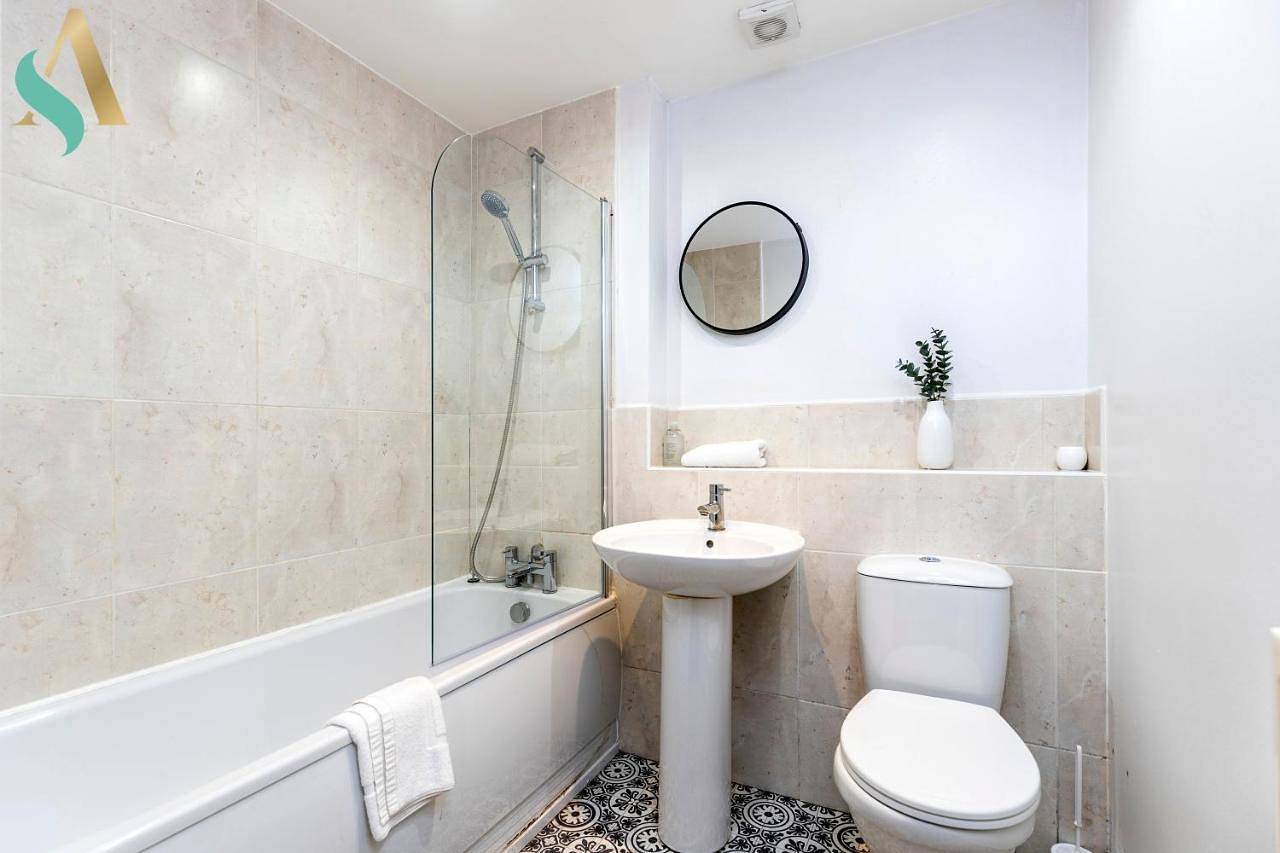 Entire apartment, Three-Bedroom Apartment in Middlesbrough, North East England
