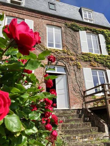 Gîte pour 10 personnes, avec balcon ainsi que vue et jardin dans Office De Tourisme De Veules Les Roses