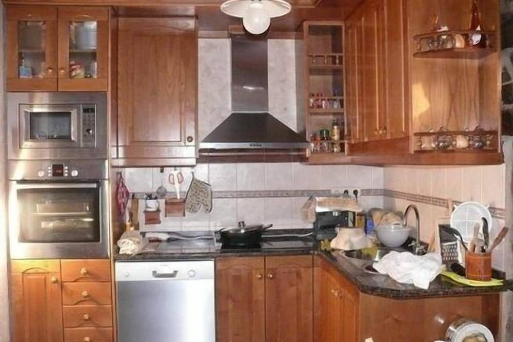 Casa do Catalán for 19 people in Navia de Suarna, Lugo Province