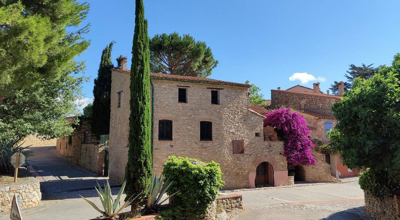 Mas Peu Del Causse - Thuir - Chambre La Tourelle in Sainte-Colombe-de-la-Commanderie, Région de Perpignan