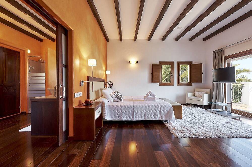 Wonderful Ibiza Villa | Villa Norbert | 4 Bedrooms | Spacious Furnished in Sant Carles de Peralta, Santa Eulària des Riu