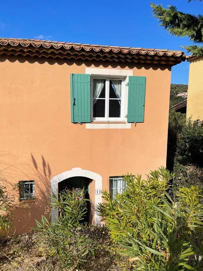 Location de vacances pour 6 personnes, avec jardin et vue ainsi que piscine et bassin pour enfant dans Golf Bluegreen Sainte-Maxime - 2