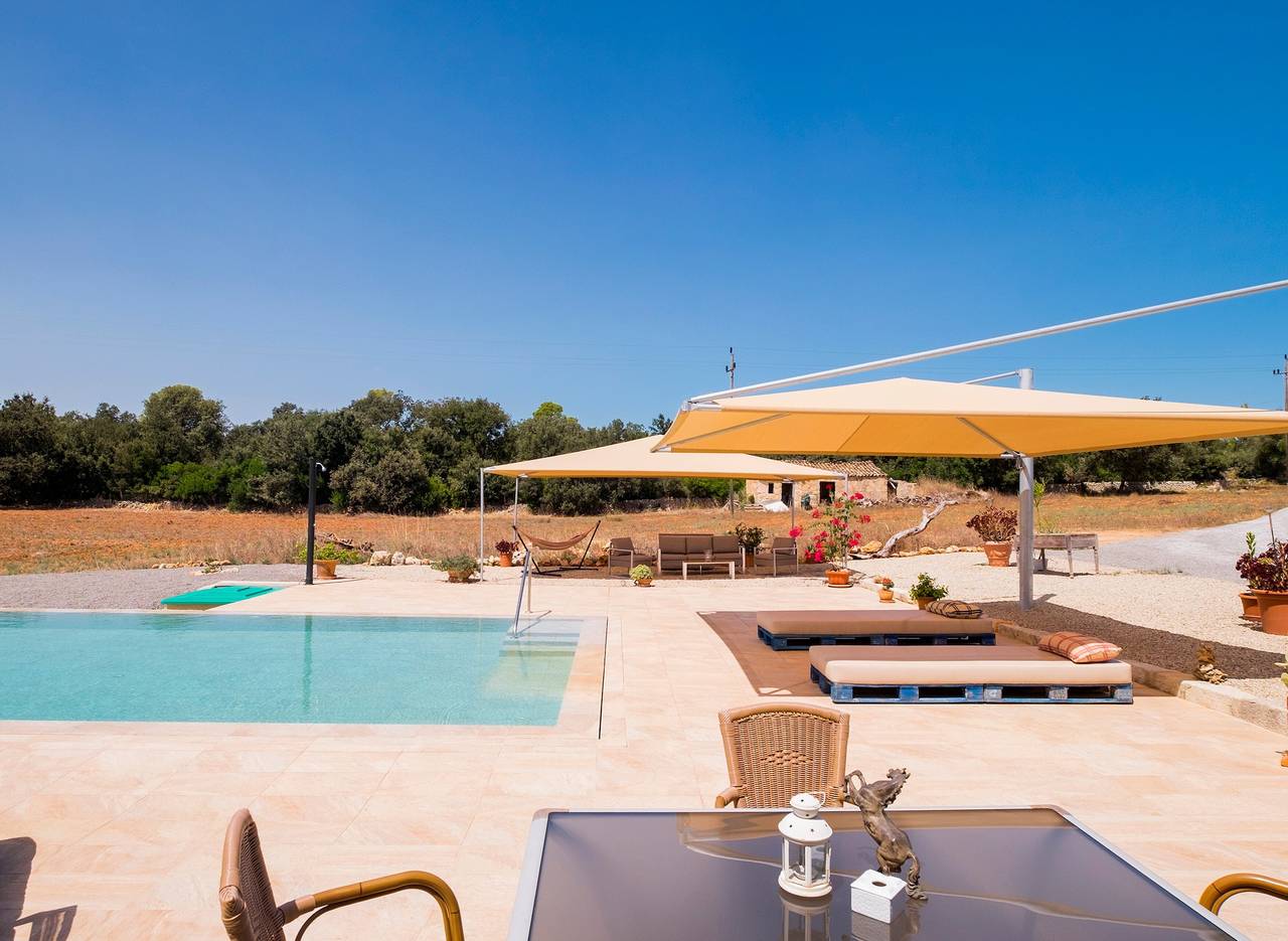 Villa met stenen gevel en zwembad - Villa Erdei de Buteasa y Preluca, foto 13