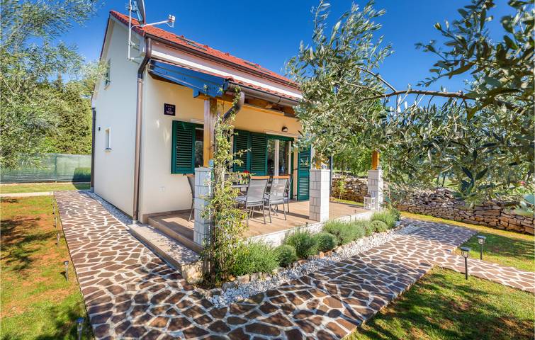 Ferienhaus für 6 Personen, mit Terrasse in Peroj - 2