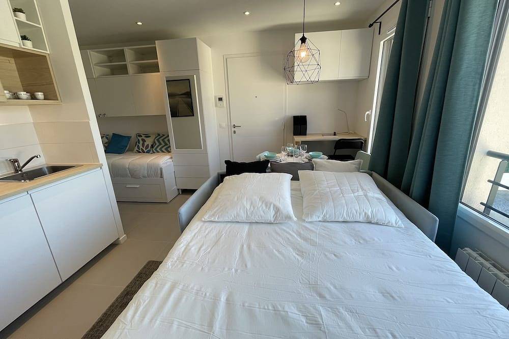 Appartement entier, ♥★ Blue Cocoon ★♥ Studio 27m2 proche centre ville in Villejust, Essonne