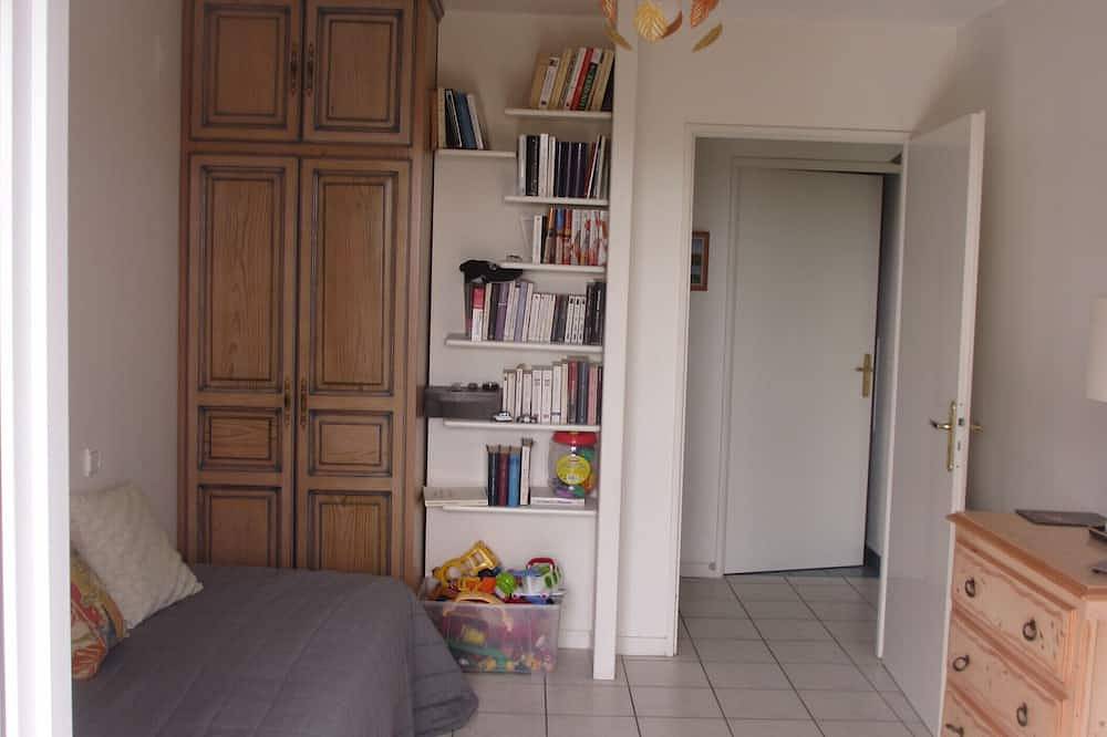 Entire apartment, Anglet near beaches, Apt. T3 sleeps 6, large balcony, quiet, view in Anglet, Bayonne region