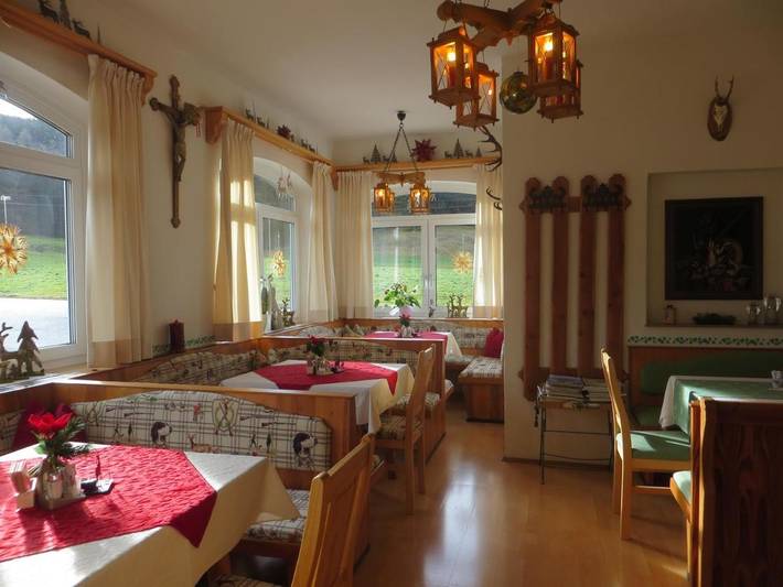 BnB für 2 Personen, mit Ausblick und Terrasse sowie Garten in Fuschl am See - 3