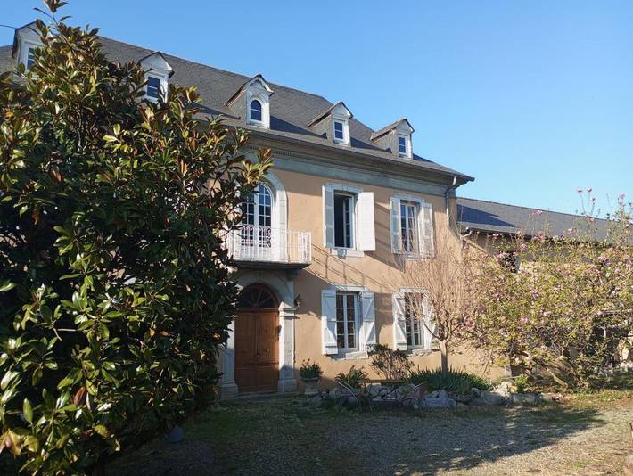 Gîte pour 7 personnes, avec vue et jardin à Bernac-Debat
