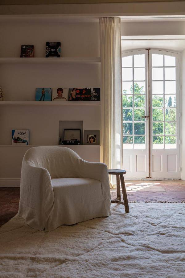Station pour 4 personnes, avec terrasse ainsi que jardin et piscine à Vallabrègues - 3