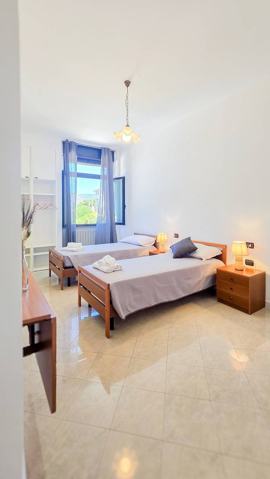 Camera doppia con bagno privato e vista mare in Gonnesa, Iglesiente