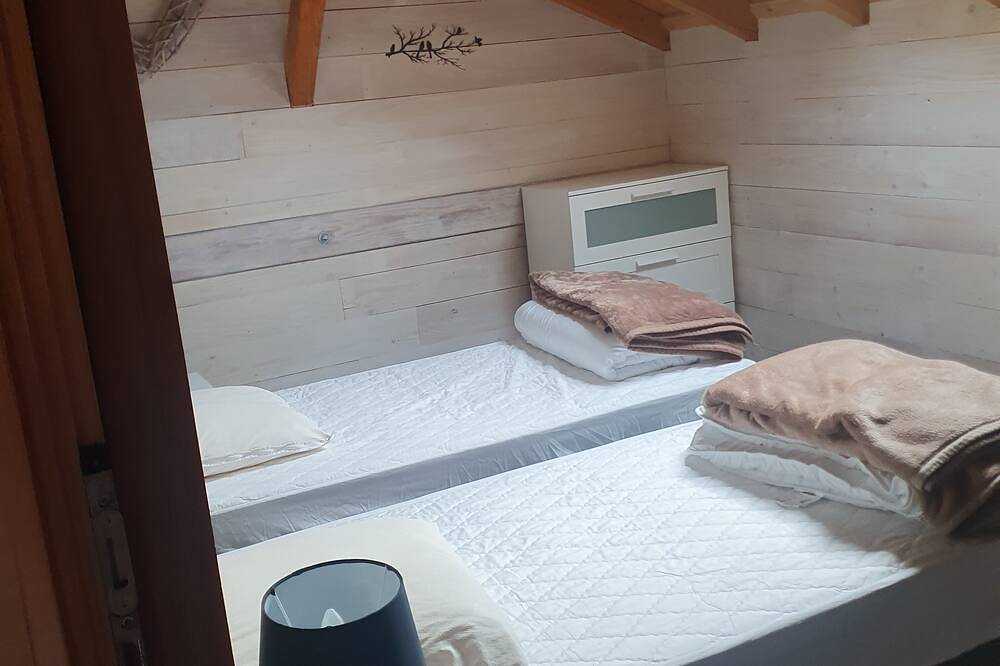 Rustig chalet, prive-vijver om te vissen of zwemmen op 4 km van winkels in Saint-Maurice-sur-Moselle, Épinal en omgeving