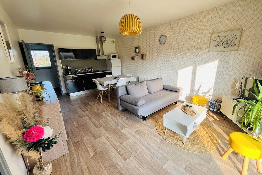 Entire apartment, Beautiful apartment close to the sea in Plestin-les-Grèves, Ceinture Dorée