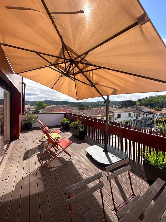 Gîte pour 4 personnes, avec terrasse et vue dans Boticas