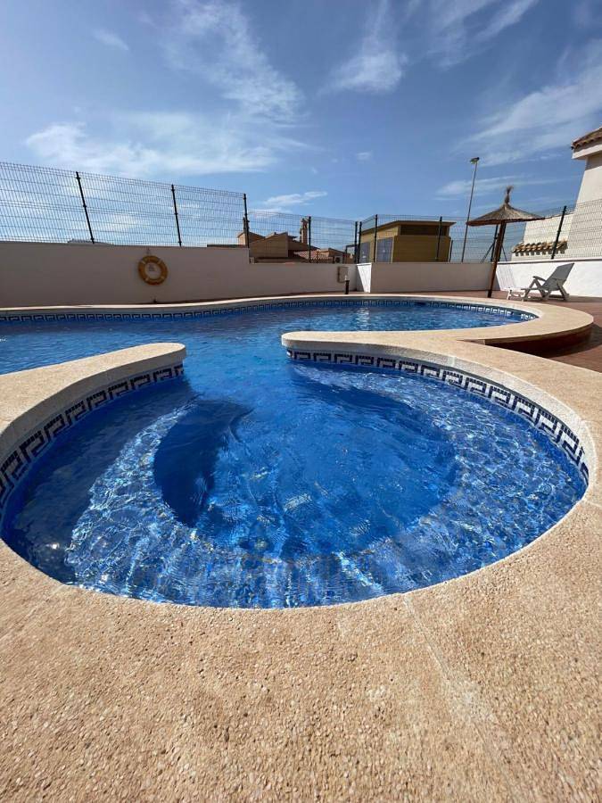 Chalet para 6 personas, con piscina y jacuzzi además de balcón y jardín en Campo de Cartagena - 2