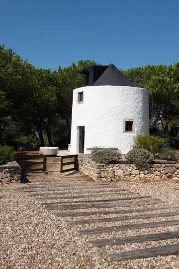 Gîte pour 3 personnes, avec piscine ainsi que vue et jardin à Rio Maior