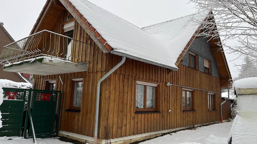 Ferienhaus für 14 Personen, mit Balkon und Garten sowie Sauna in Elend