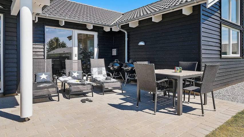 Ferienhaus für 17 Personen, mit Whirlpool und Terrasse sowie Pool und Sauna in Olpenitz - 2