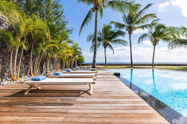 Villa pour 8 personnes, avec piscine ainsi que jardin et vue