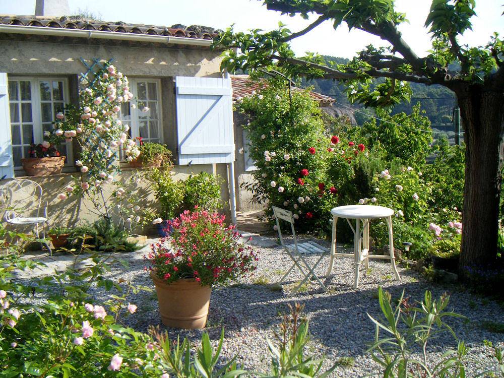 Les Oliviers - Chambre Les Lauriers Roses in Cotignac, Région de Brignoles