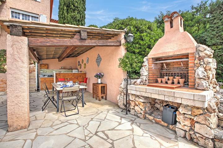 Villa pour 10 personnes, avec Vue sur l’océan ainsi que Terrasse et Piscine à Saint-Raphaël - 2