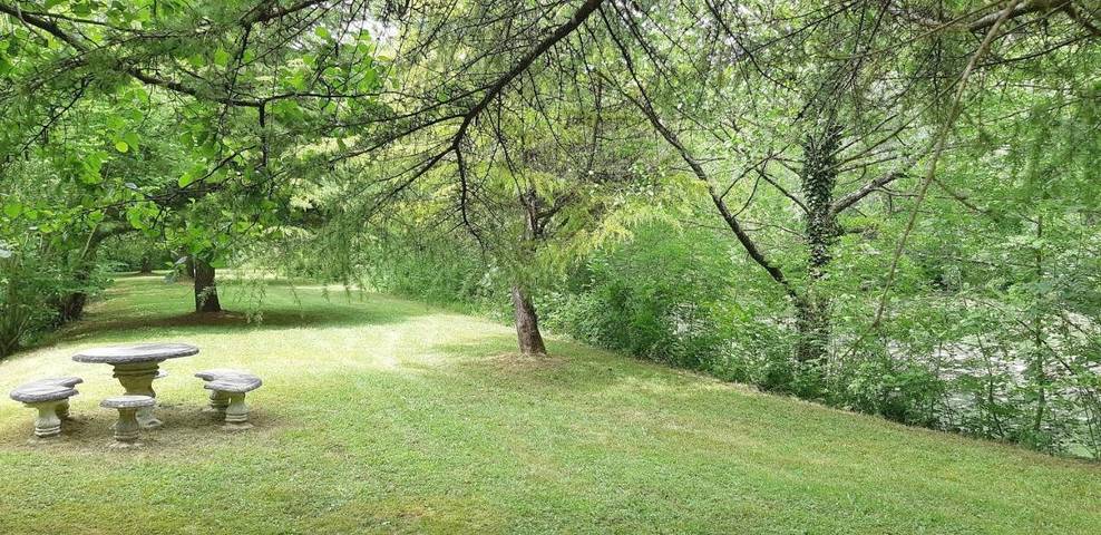 Location de vacances pour 2 personnes, avec piscine et terrasse ainsi que jardin et vue dans Bellefont-La Rauze - 4