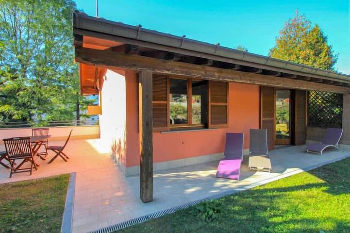 Ferienhaus für 5 Personen, mit Pool und Garten in Comune di Luino