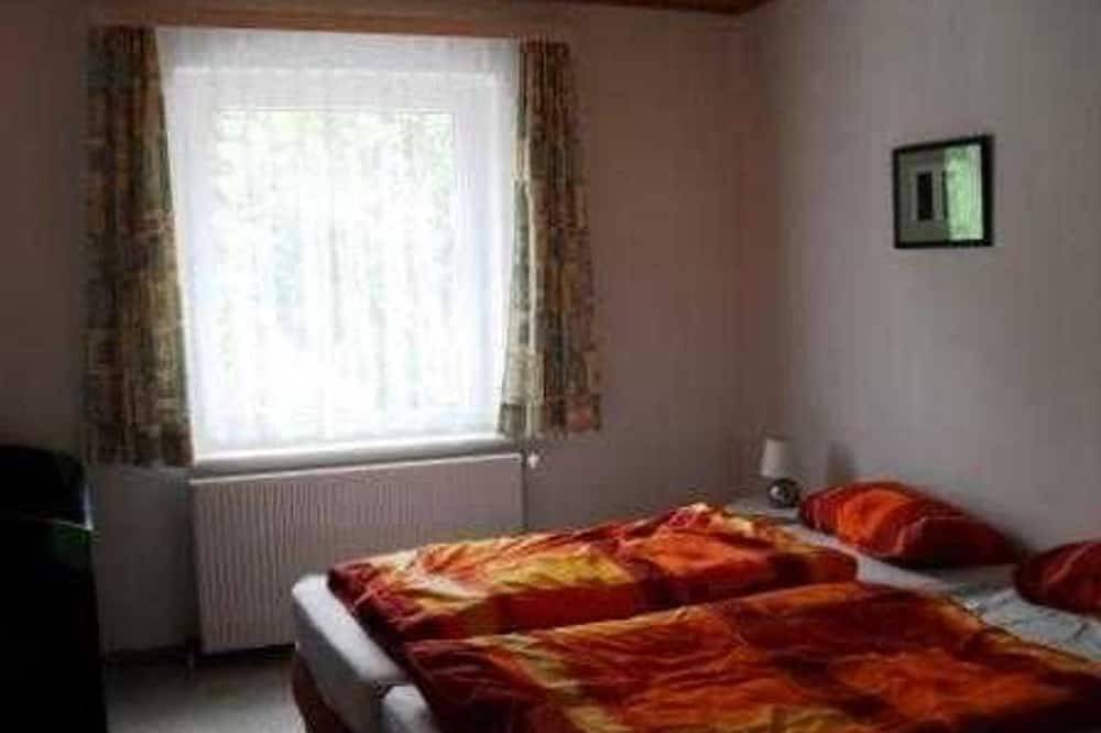 Doppelhaushälfte in idyllischer Dorflage, separater Eingang - Ferienwohnung in Groß Tessin, Reimershagen