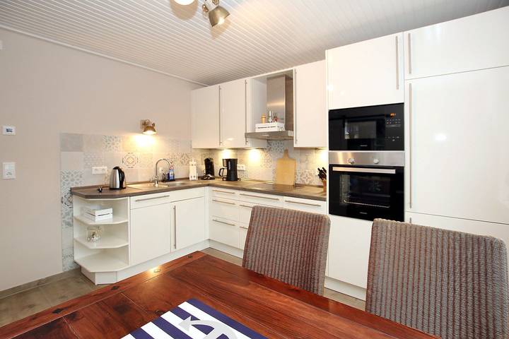Ganze Wohnung, Ferienwhg. in Wyk, 2 Personen im Eg, 2-Familienhaus, 2Zimmer, Sauna auf ca. 65m² in Nordfriesische Inseln (Schleswig-Holstein) (Schleswig-Holstein), Wyk auf Föhr