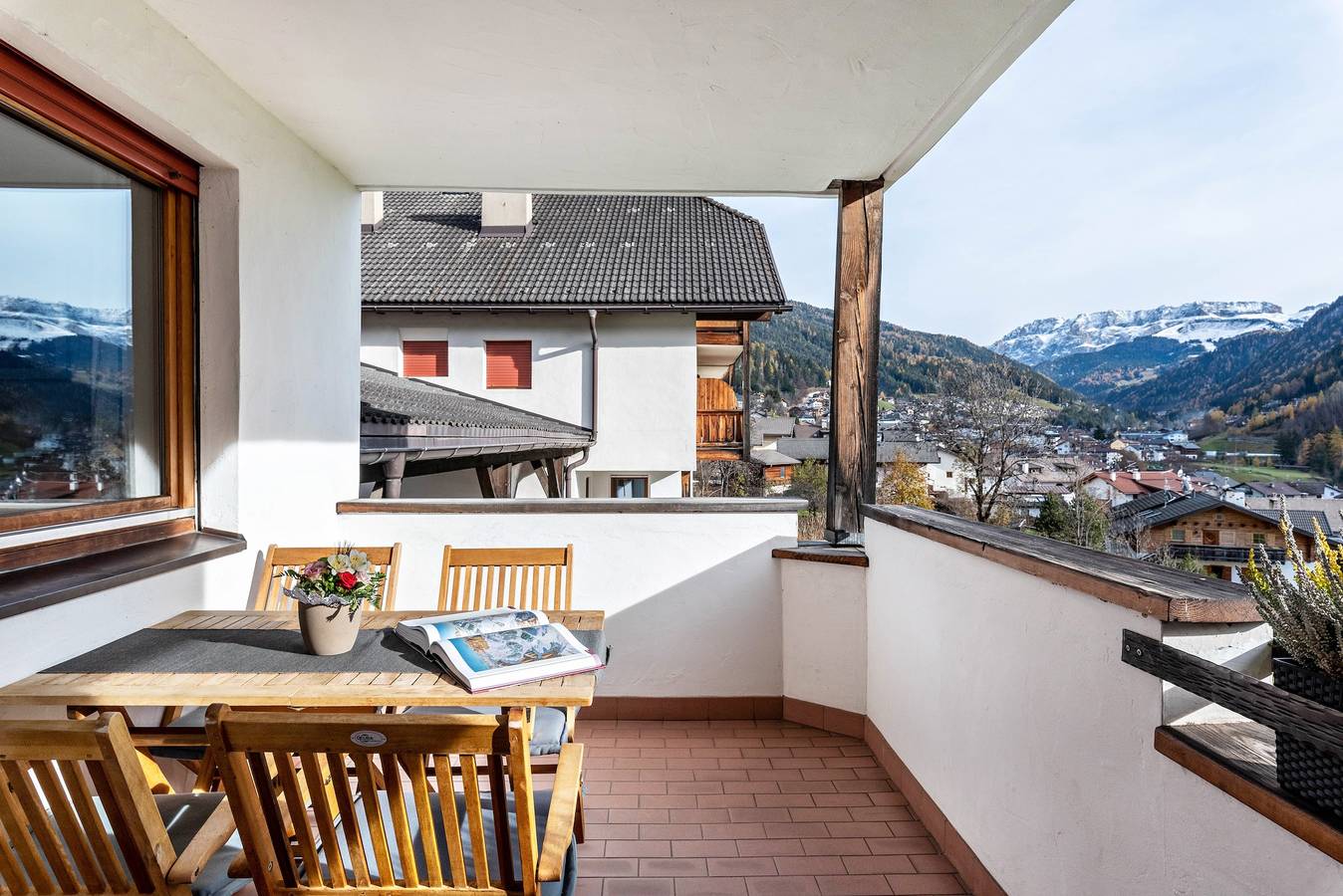 Ganze Wohnung, Ferienwohnung "Villa Erina D2" mit Bergblick, Garten und Wlan in St. Ulrich in Gröden, Dolomiti Superski