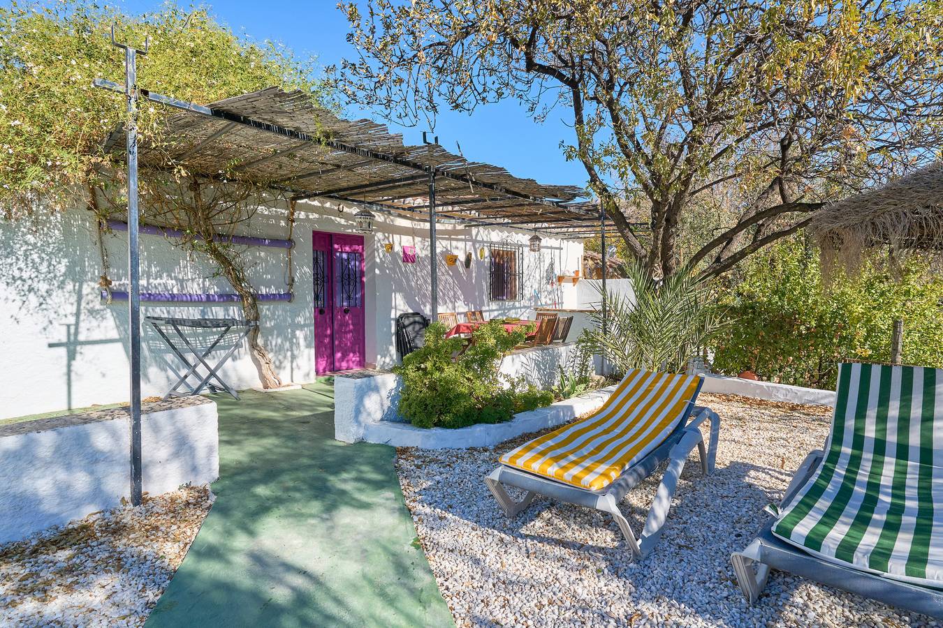 Maison de vacances "Casa Papi" avec vue sur les montagnes, piscine et Wi-Fi. in Alcaucín, Province de Málaga