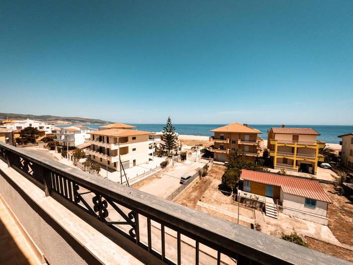 Gîte pour 8 personnes, avec vue et balcon, adapté aux familles à Strongoli - 3