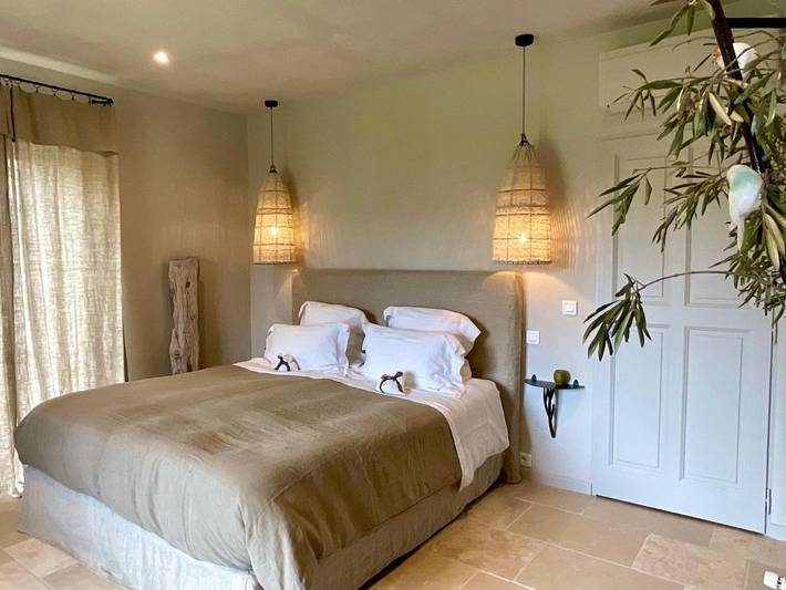 Chambre d’hôte pour 2 personnes, avec piscine et vue ainsi que terrasse et jardin à Gordes - 4