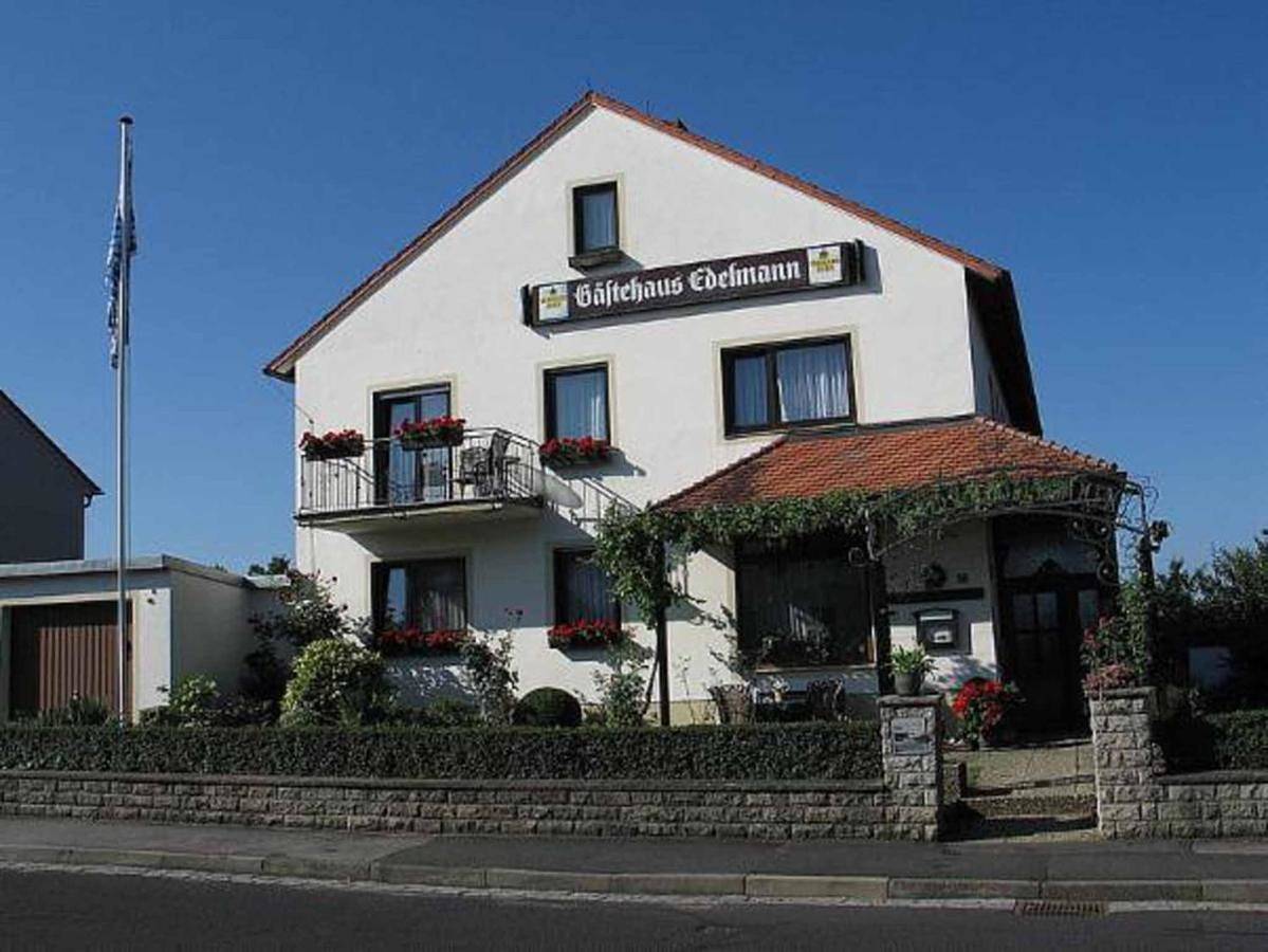 Single Room in Gerolzhofen, Fränkisches Weinland