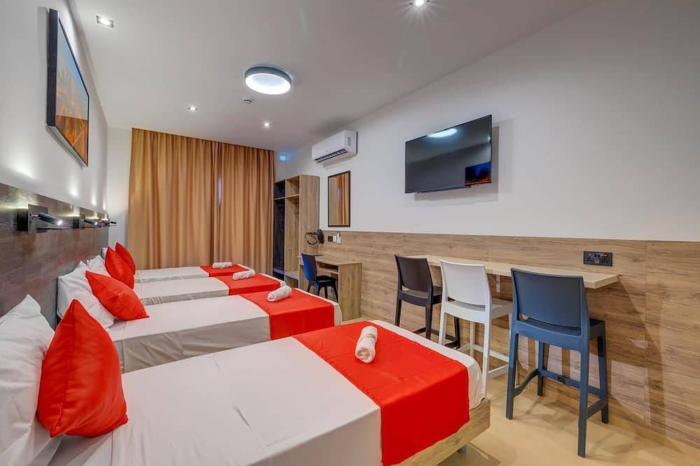 Geheel appartement, Blue 3: Studio Apartment in St. Julian's in San Giljan, Malta