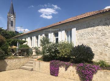 Gîte pour 6 personnes, avec jardin et terrasse à Breuil-Magné