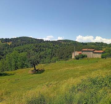 Gîte pour 2 personnes, avec vue et jardin à Colombier-le-Vieux