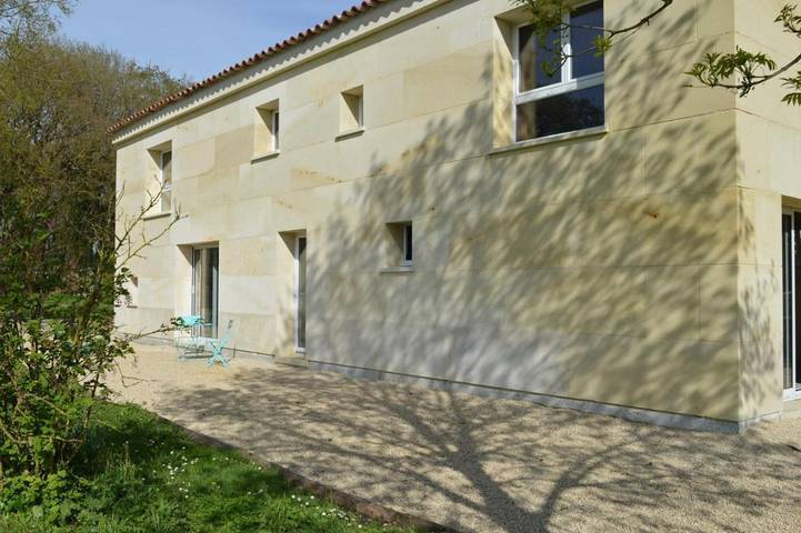 Location de vacances pour 2 personnes, avec Jardin et Vue à Vouhé