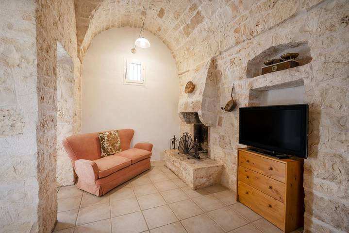 Appartamento intero, Guesthost - Poetry House - Idyllic Country Villa Retreat in Ostuni, Salento