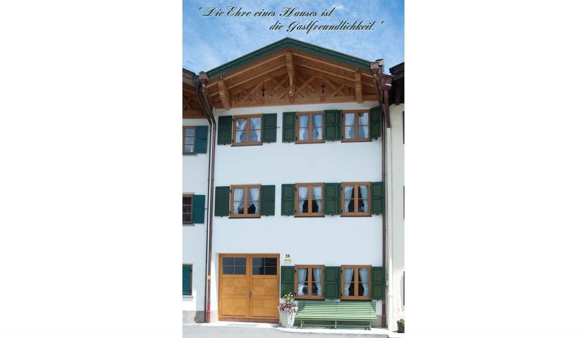 Ferienwohnung für 4 Personen, mit Balkon und Ausblick in Geigenbaumuseum Mittenwald